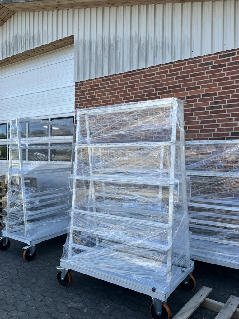 Produktionswagen eingepackt und bereit für die Lieferung